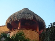 Dettaglio di un tetto dell'albergo Catalonia, Playa Maroma